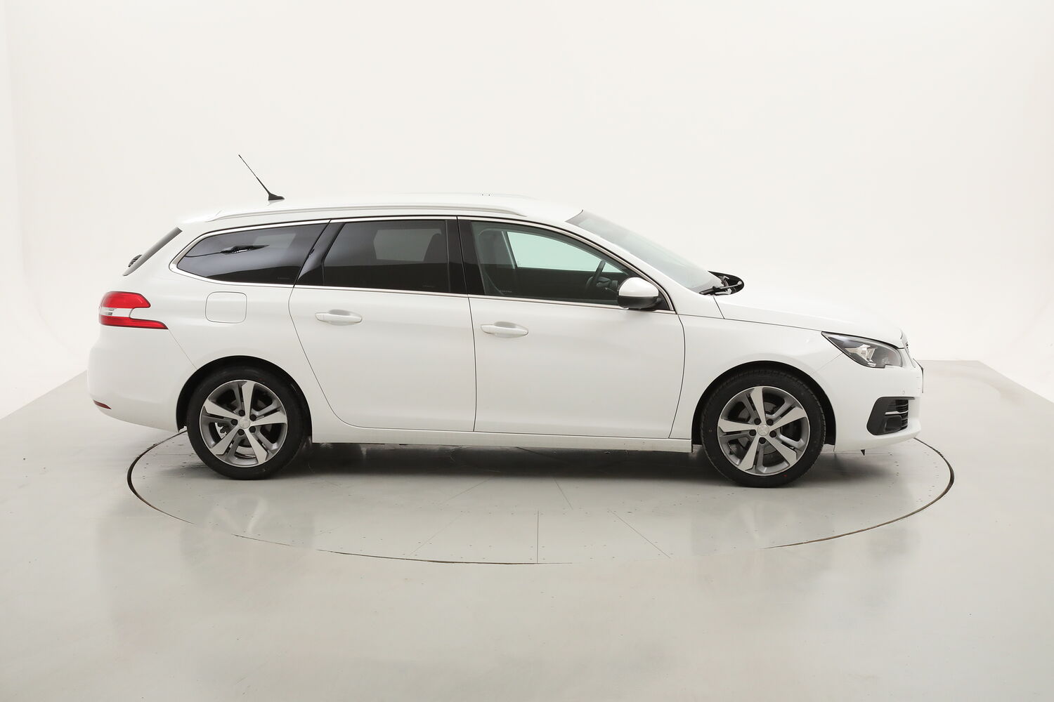 Peugeot 308 SW Allure usata del 2020 con 86.628 km