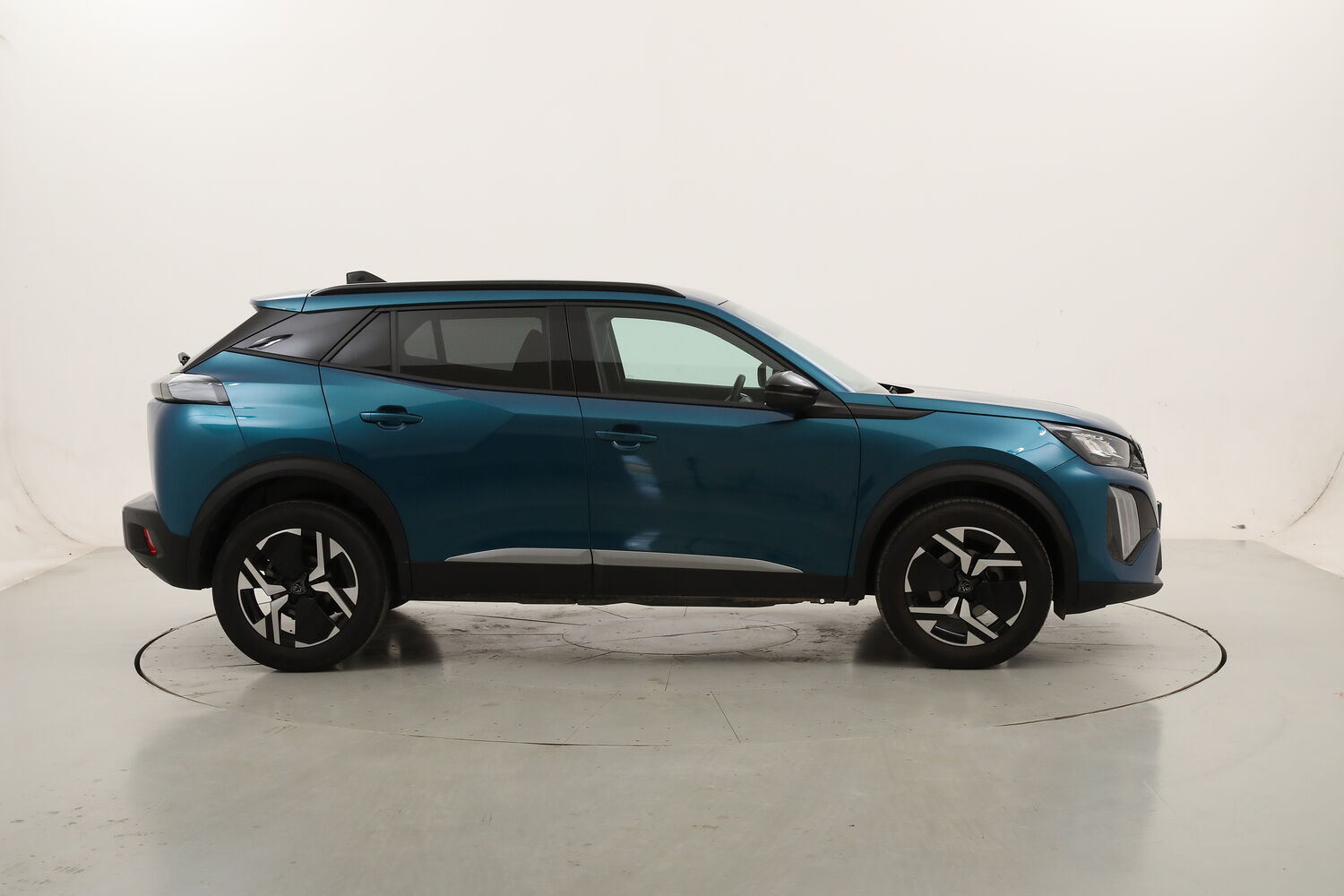 Peugeot 2008 Allure usata del 2025 con 23.520 km