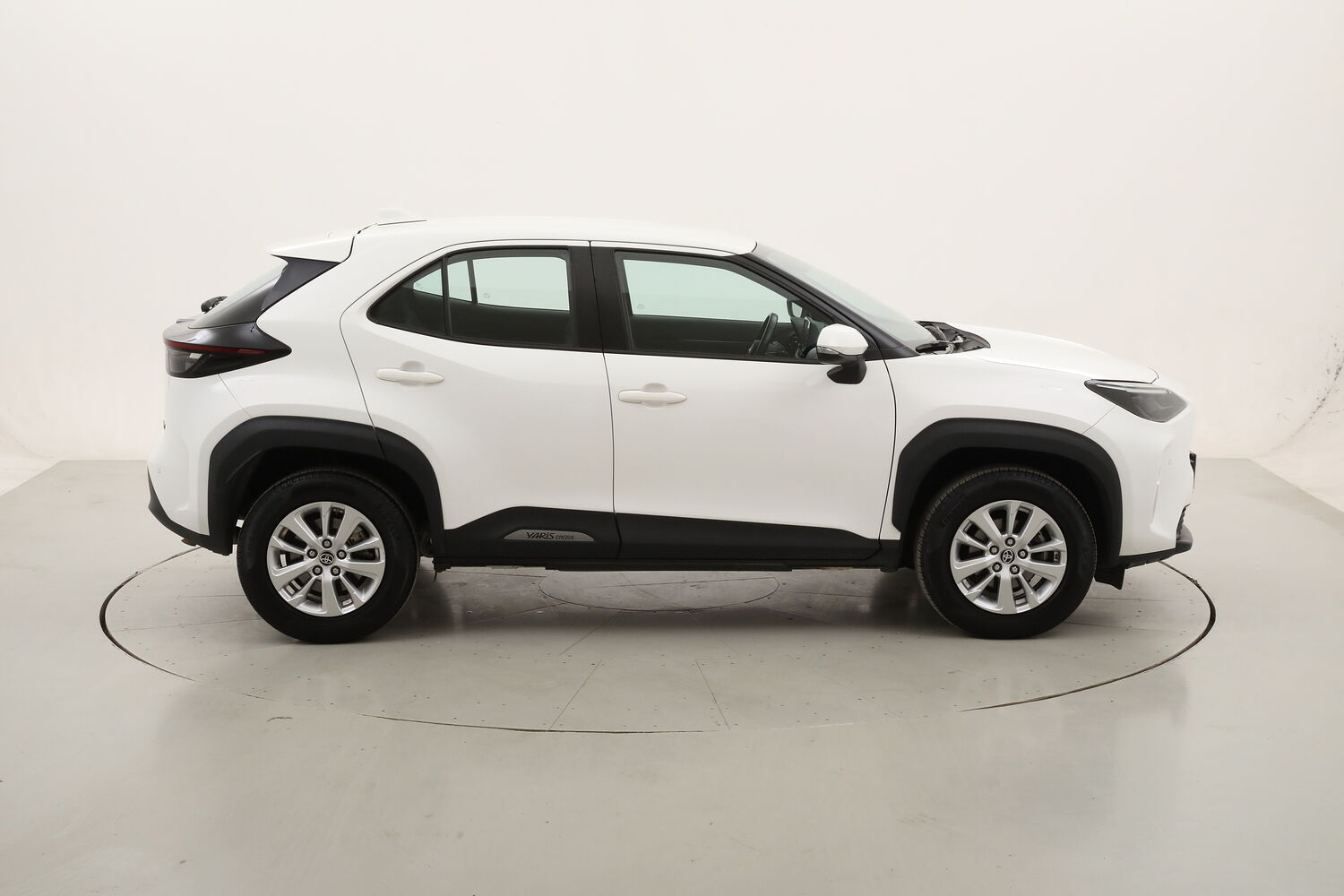 Toyota Yaris Cross Hybrid Business usata del 2021 con 86.985 km