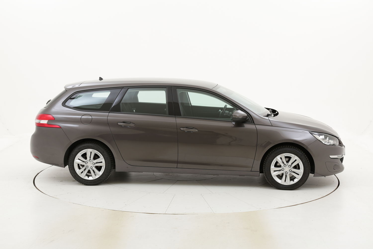 Peugeot 308 usata del 2015 con 102.365 km