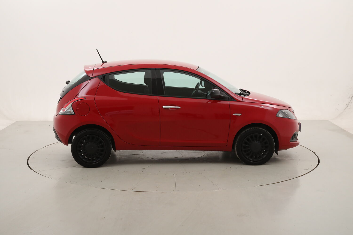 Lancia Ypsilon Hybrid Silver usata del 2022 con 29.674 km