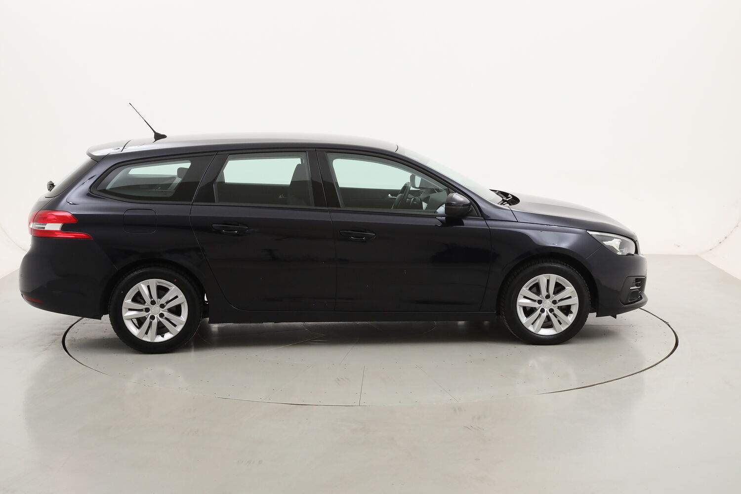 Peugeot 308 SW Business EAT8 usata del 2019 con 114.122 km