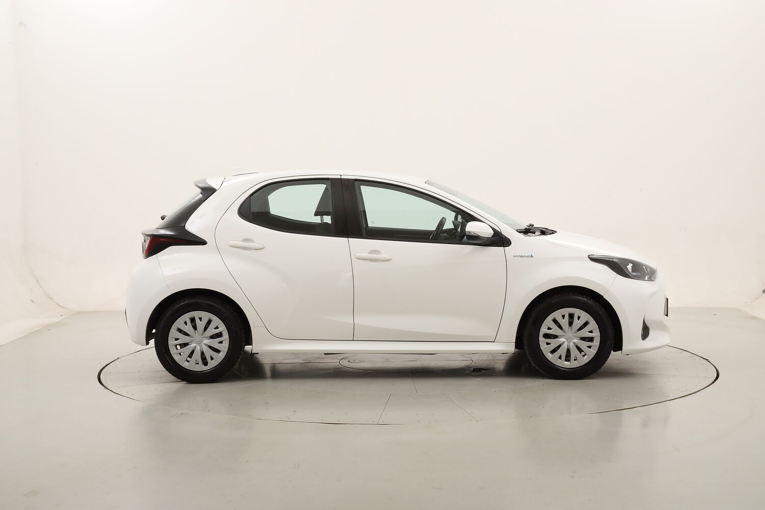 Toyota Yaris Hybrid Business usata del 2021 con 62.070 km