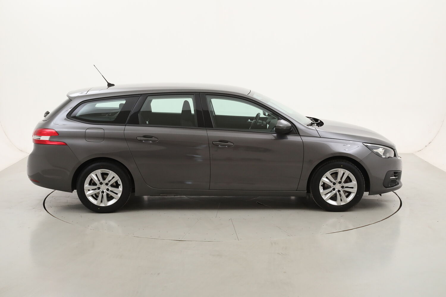 Peugeot 308 SW Business usata del 2019 con 68.770 km