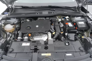 Citroen C4 Feel Pack EAT8 1.5 Diesel 131CV Automatico Vano motore