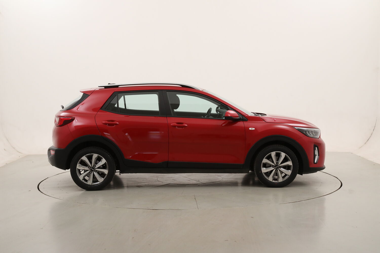 Kia Stonic MHEV Urban usata del 2023 con 76.928 km