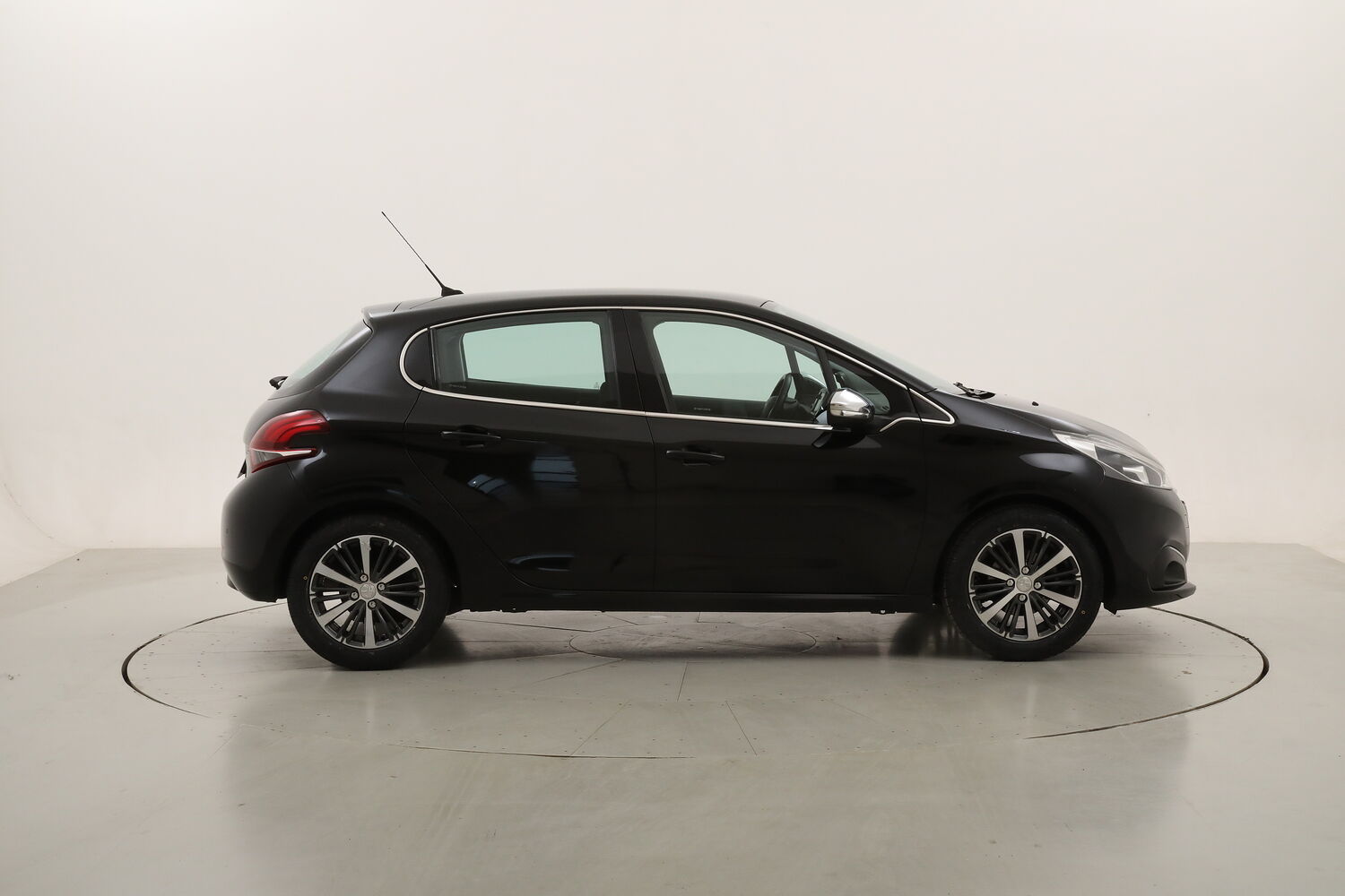 Peugeot 208 Allure usata del 2016 con 86.510 km