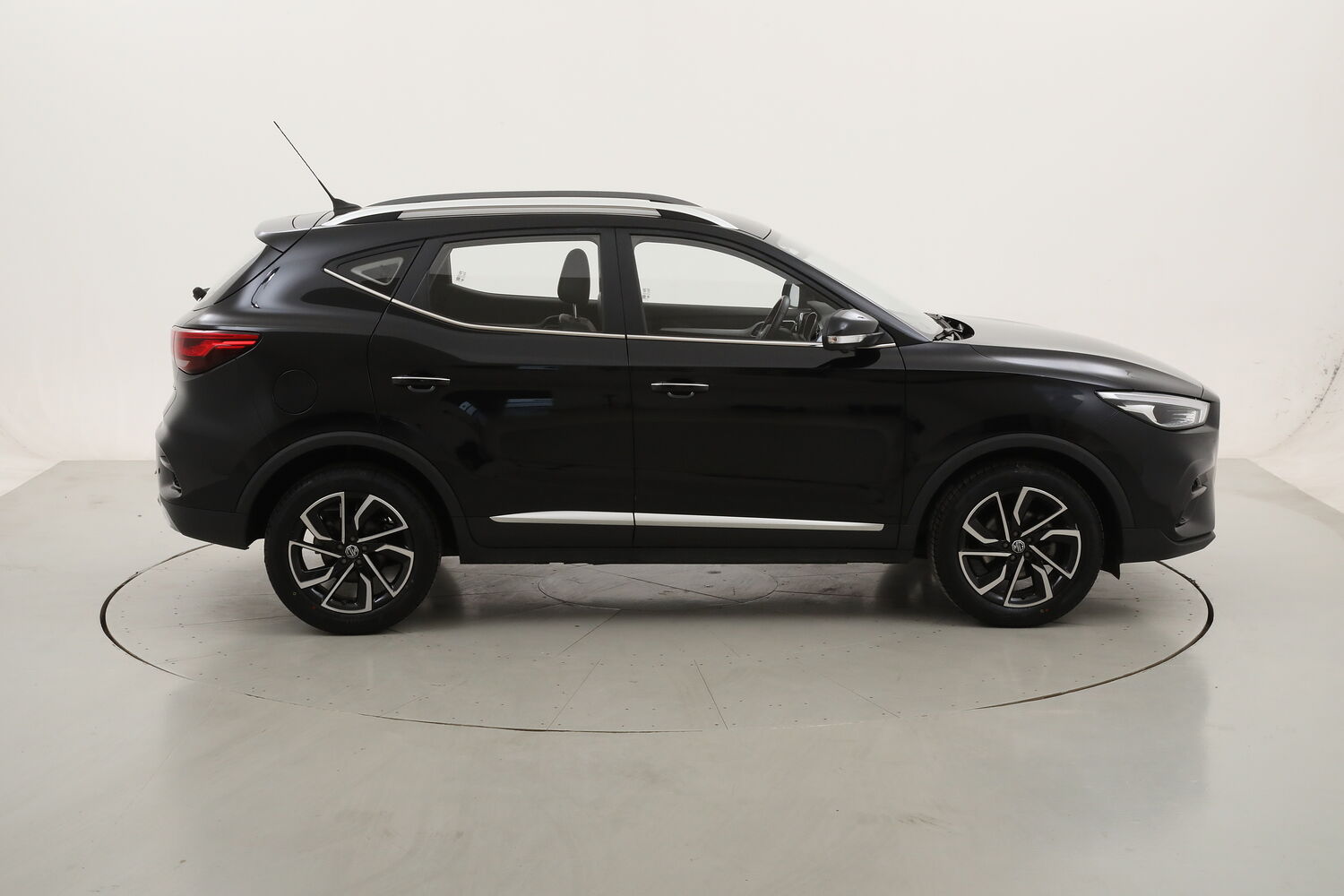 MG ZS Luxury usata del 2024 con 27.306 km