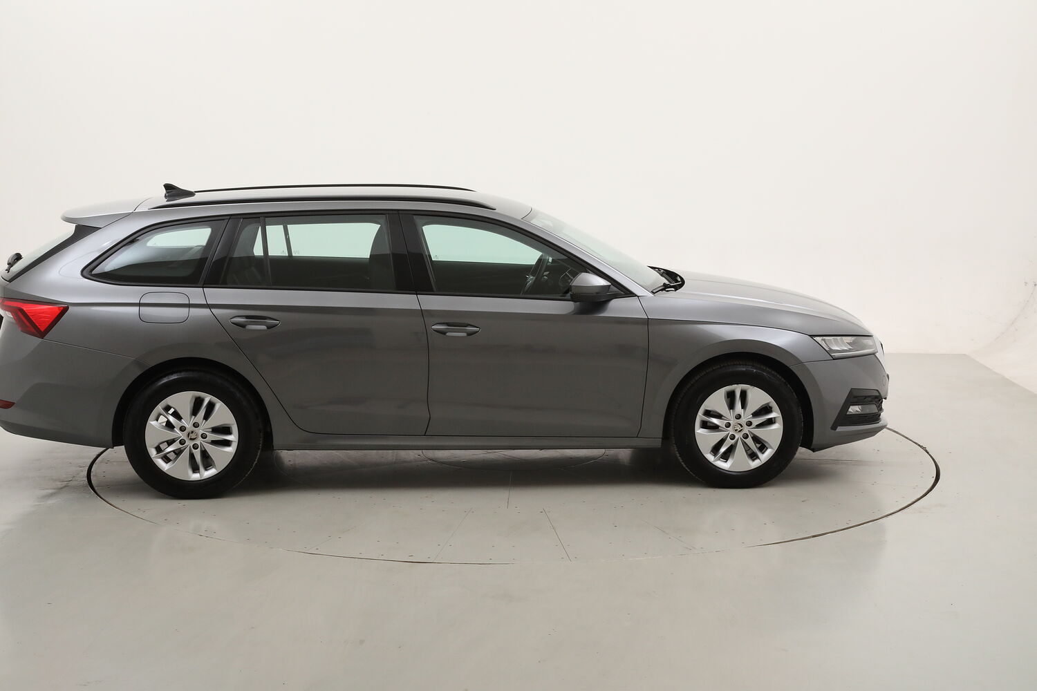 Skoda Octavia Wagon Executive DSG usata del 2022 con 98.076 km