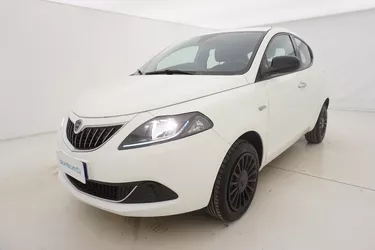 Lancia Ypsilon Hybrid Silver 1.0 Mild Hybrid 70CV Manuale Visione frontale