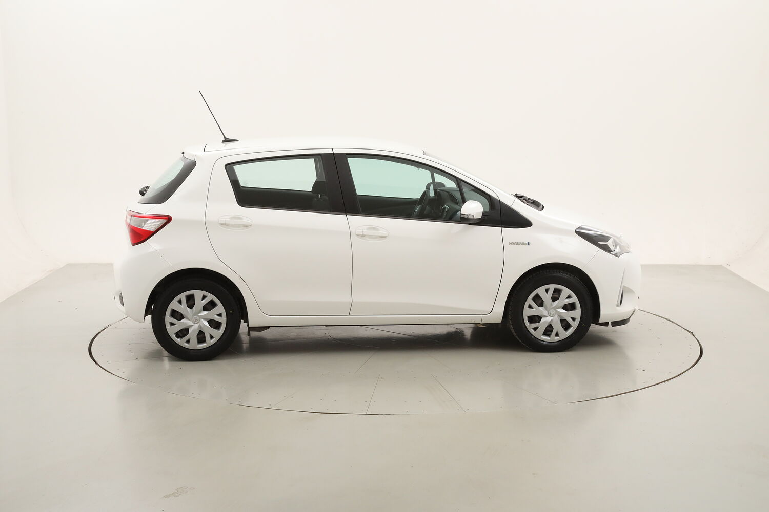 Toyota Yaris Hybrid Business usata del 2020 con 37.370 km