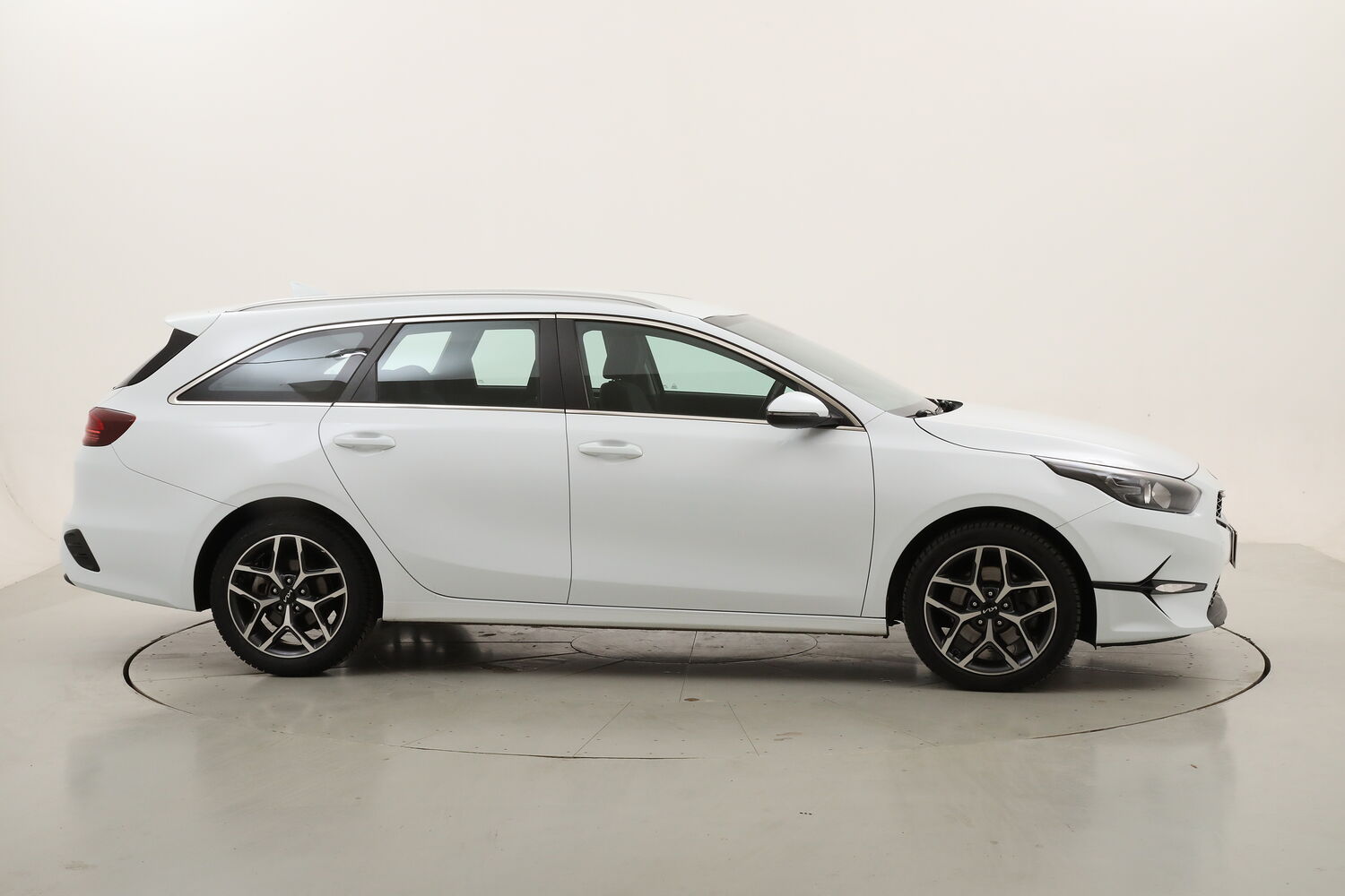Kia Ceed MHEV Business Class iMT usata del 2022 con 111.264 km
