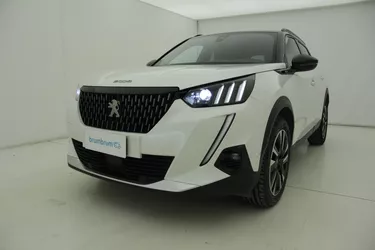 Peugeot 2008 GT EAT8 1.2 Benzina 155CV Automatico Visione frontale