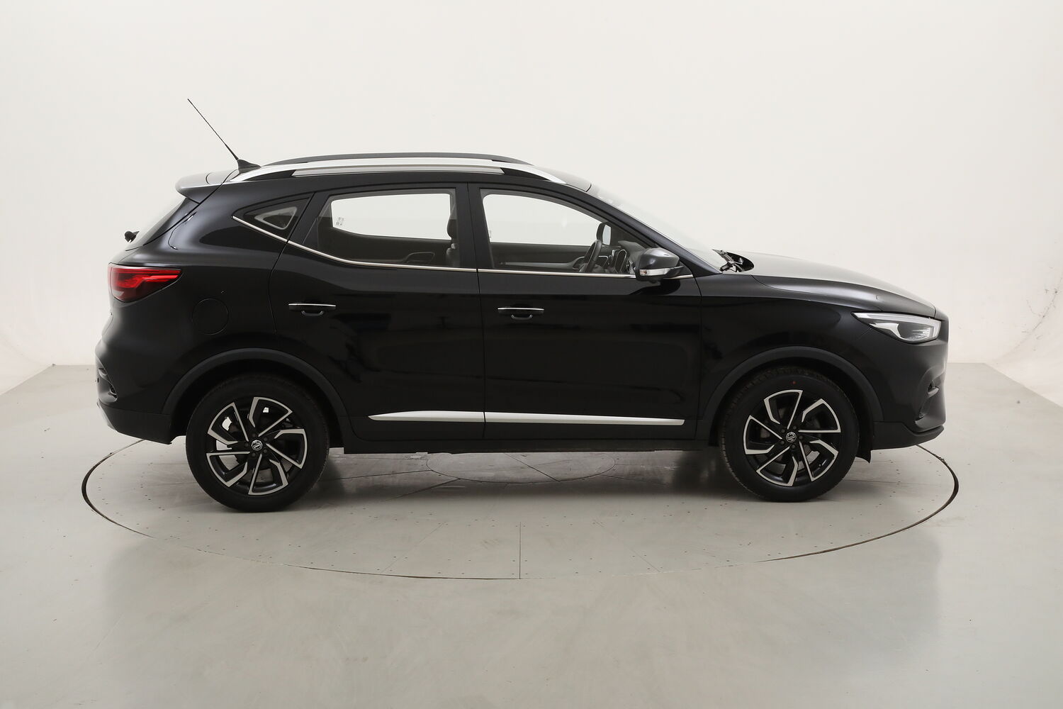 MG ZS Luxury usata del 2024 con 28.757 km