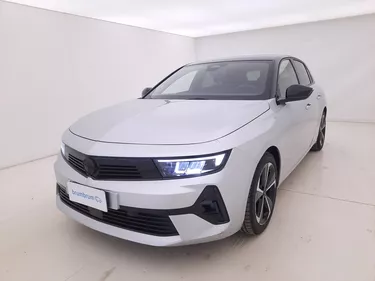 Opel Astra GS AT8 1.2 Benzina 131CV Automatico Visione frontale