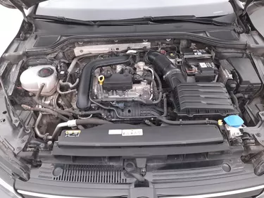 Volkswagen Golf Life DSG 1.0 Mild Hybrid 110CV Automatico Vano motore
