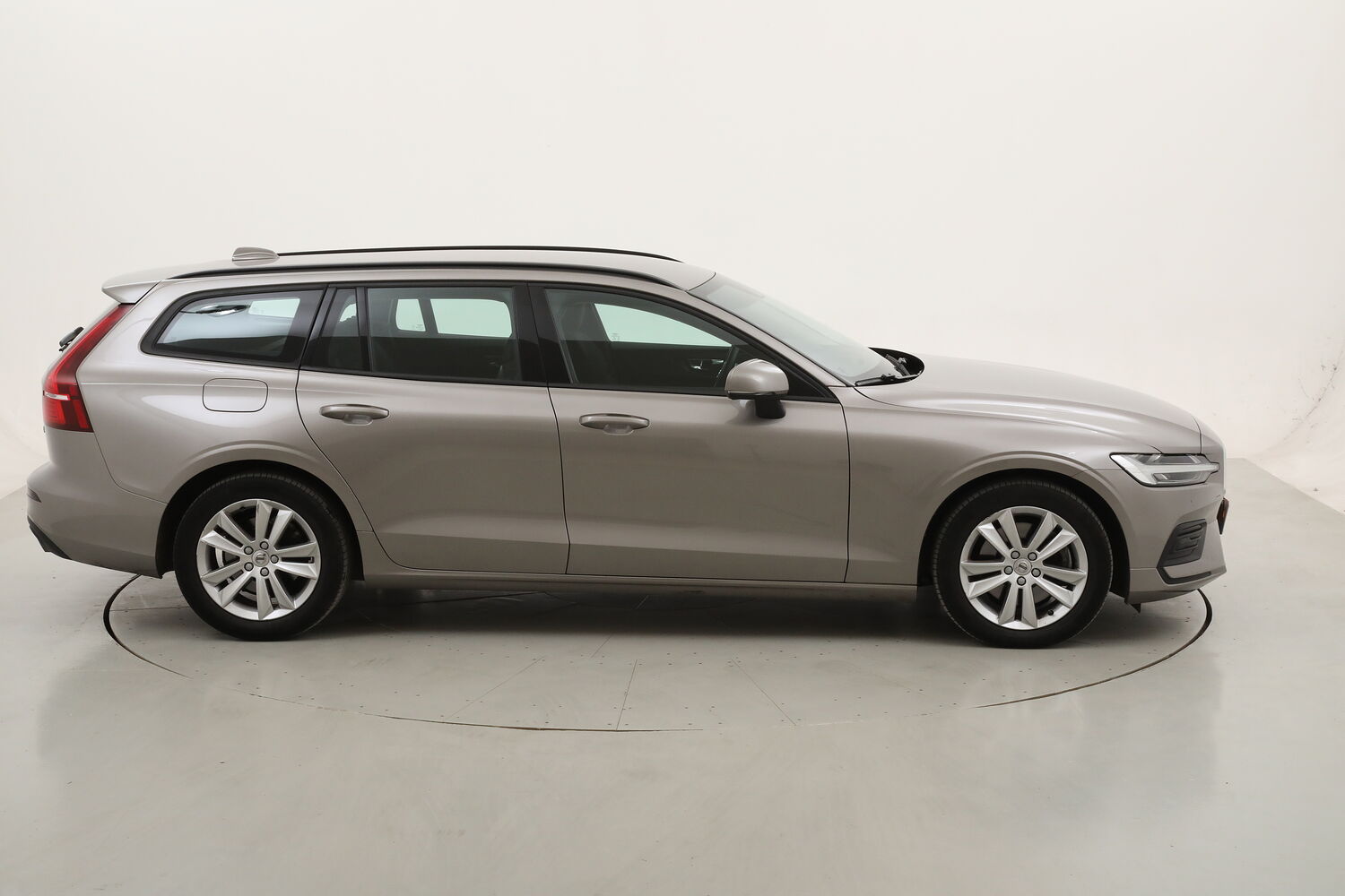 Volvo V60 B4 Momentum Business usata del 2022 con 95.644 km