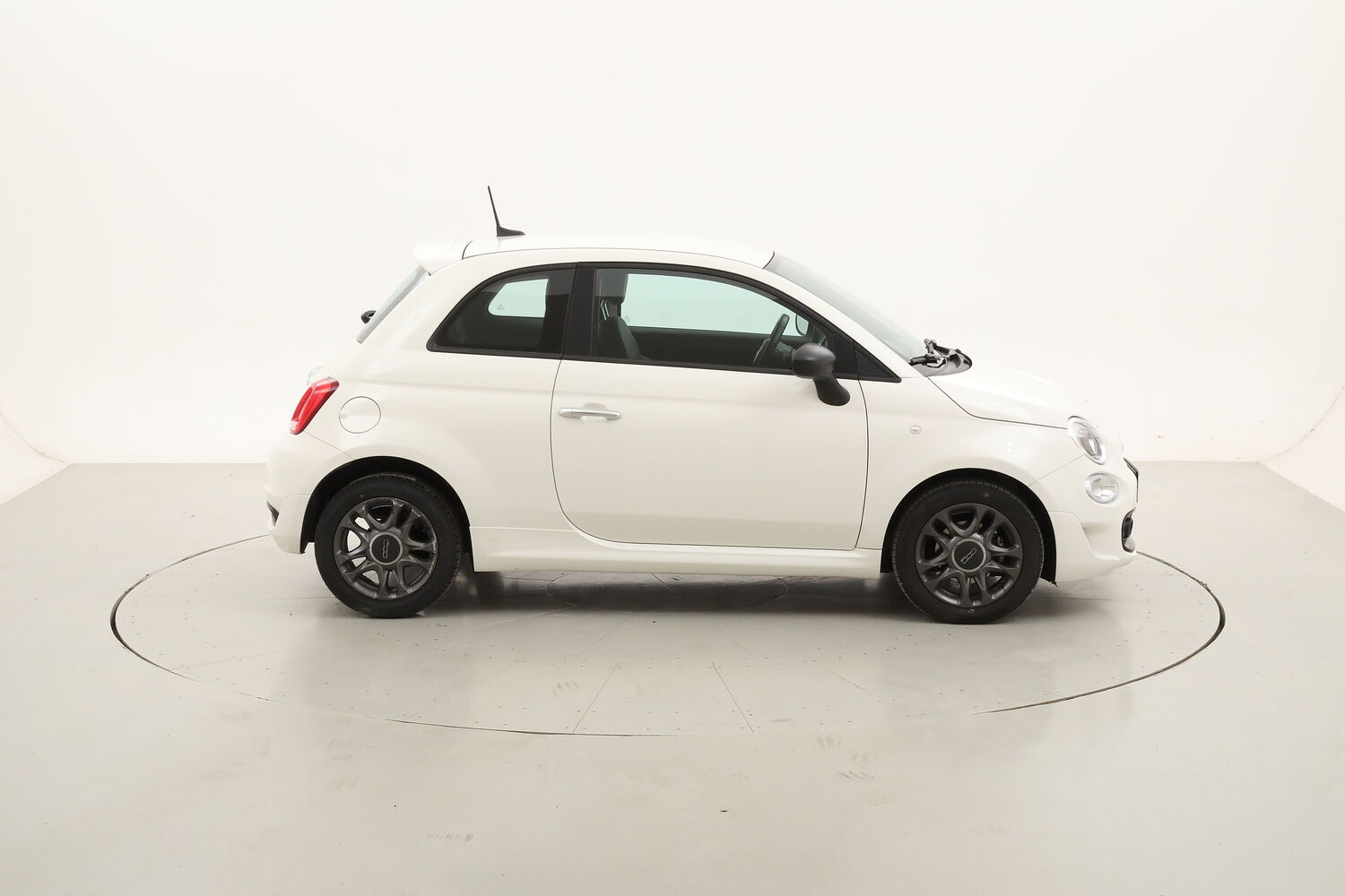 Fiat 500 Hybrid Connect usata del 2022 con 32.741 km