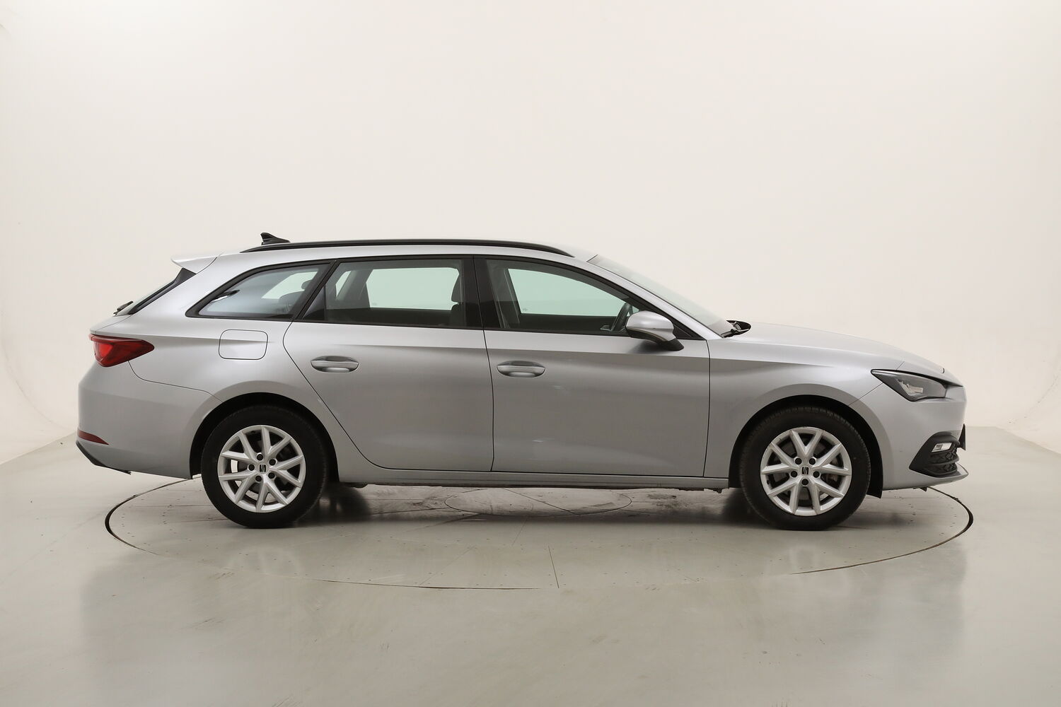 Seat Leon ST Style DSG usata del 2023 con 71.185 km