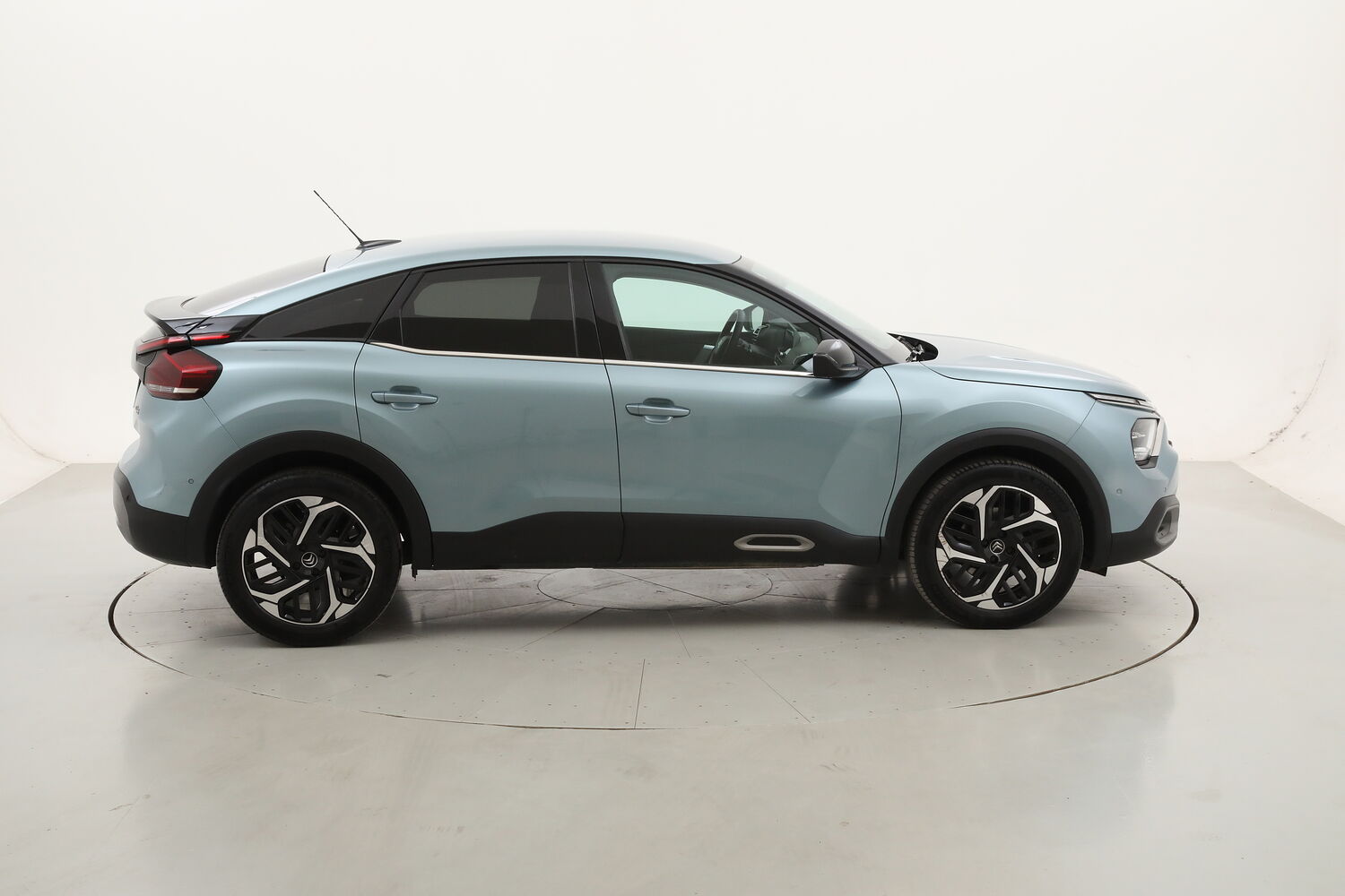 Citroen C4 Shine EAT8 usata del 2022 con 73.439 km