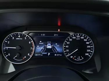 Nissan Qashqai Hybrid Business Xtronic 1.3 Mild Hybrid 158CV Automatico Interni