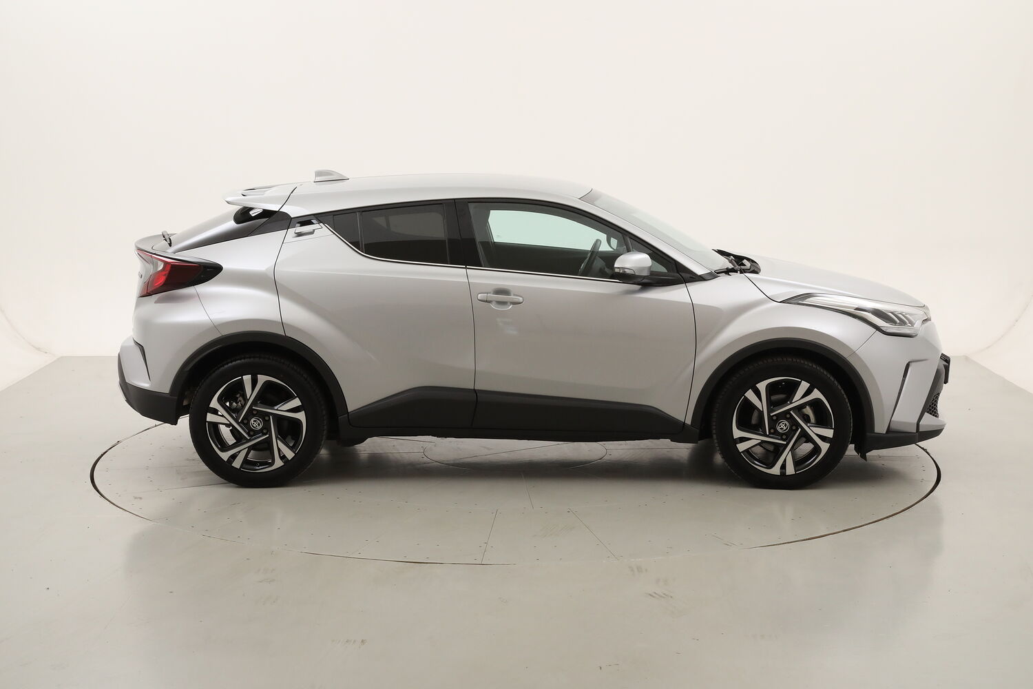 Toyota C-HR Hybrid Morebusiness usata del 2024 con 11.140 km