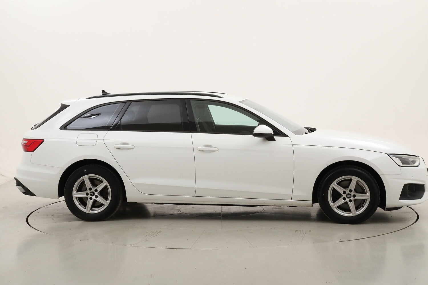 Audi A4 Avant Business S tronic usata del 2021 con 135.785 km