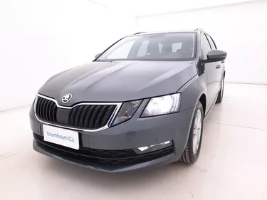 Skoda Octavia Wagon Executive DSG 1.6 Diesel 116CV Automatico Visione frontale