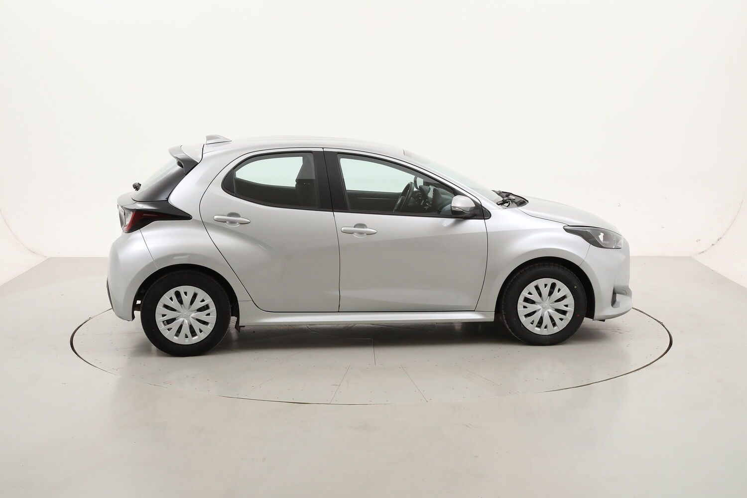 Toyota Yaris Hybrid Business usata del 2022 con 39.872 km