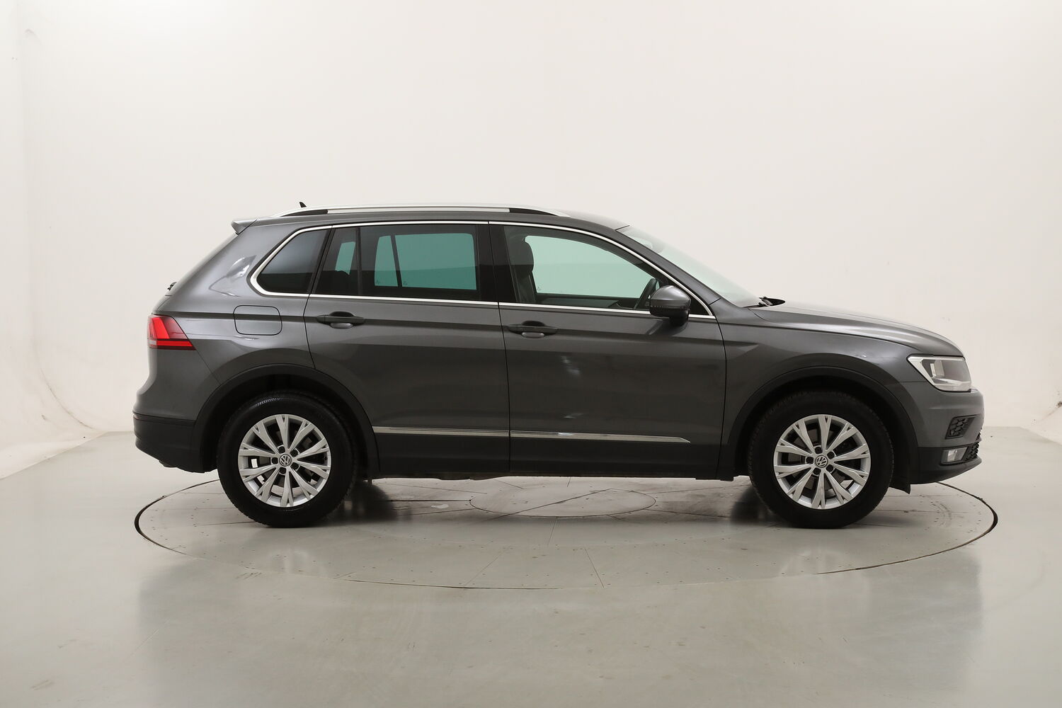 Volkswagen Tiguan R-Line DSG usata del 2020 con 103.598 km
