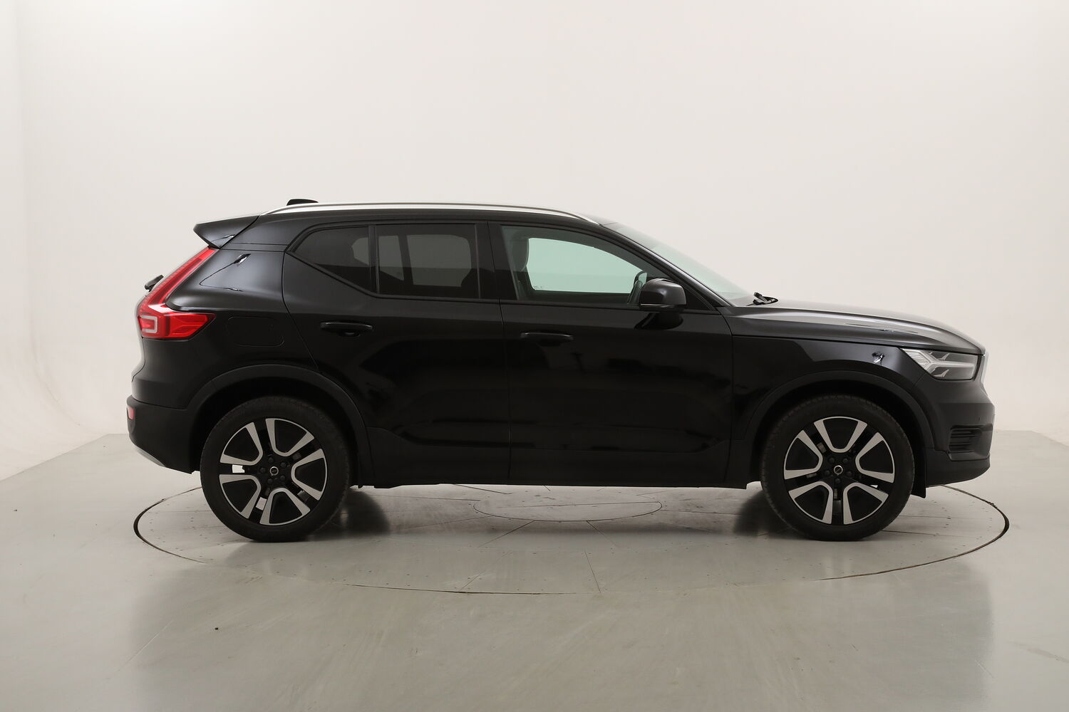 Volvo XC40 Business Plus Geartronic usata del 2020 con 76.380 km