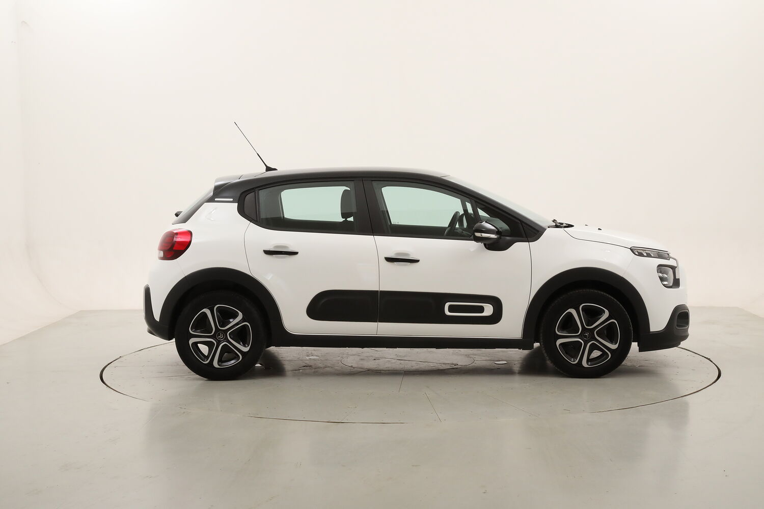 Citroen C3 Shine usata del 2022 con 23.759 km