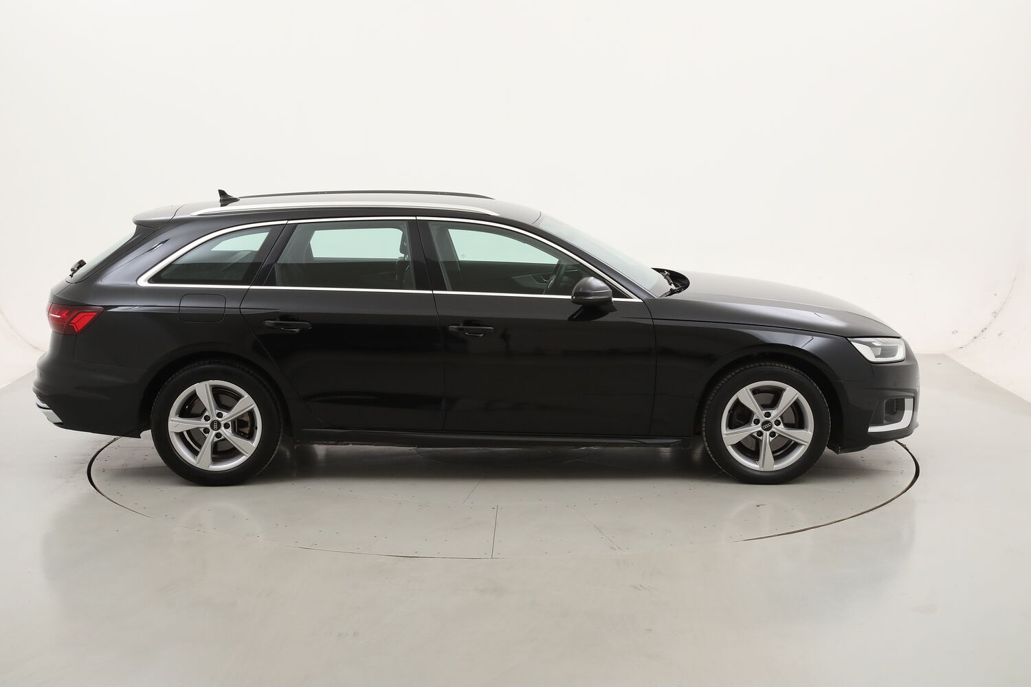 Audi A4 Avant S tronic usata del 2023 con 57.223 km