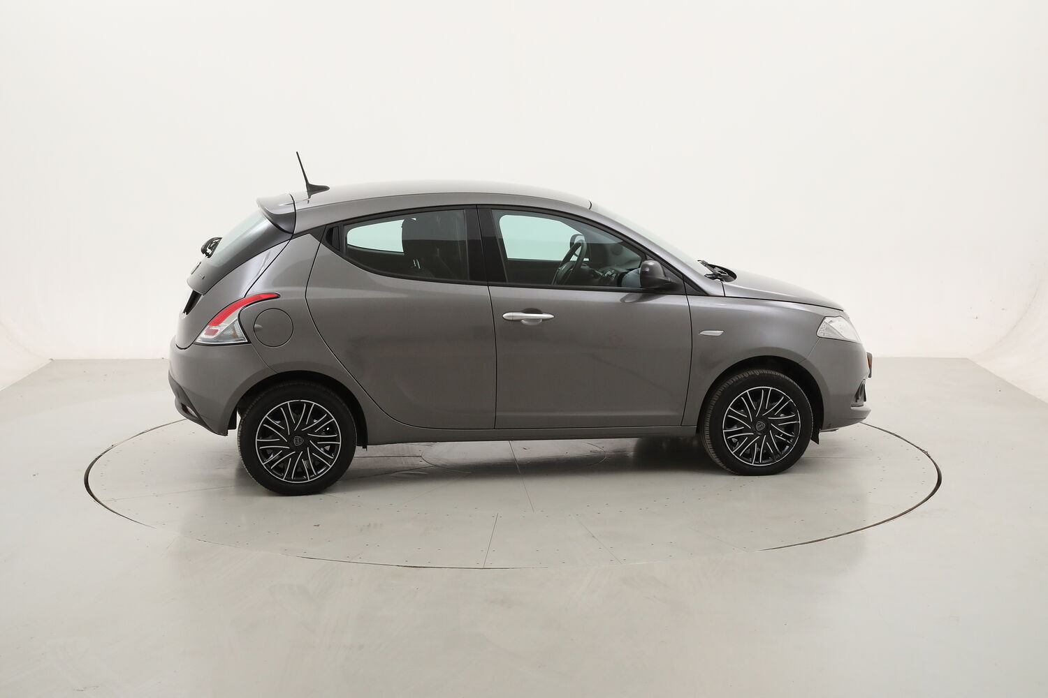 Lancia Ypsilon Hybrid Silver Plus usata del 2023 con 24.207 km
