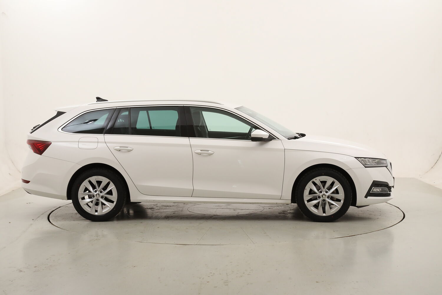 Skoda Octavia Wagon Style DSG usata del 2023 con 93.788 km