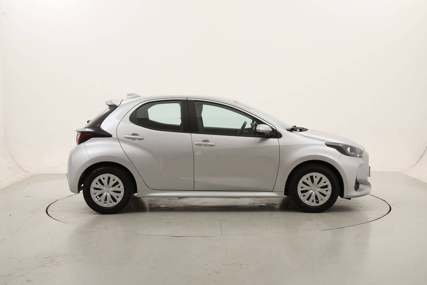 Toyota Yaris Hybrid Business usata del 2022 con 43.547 km