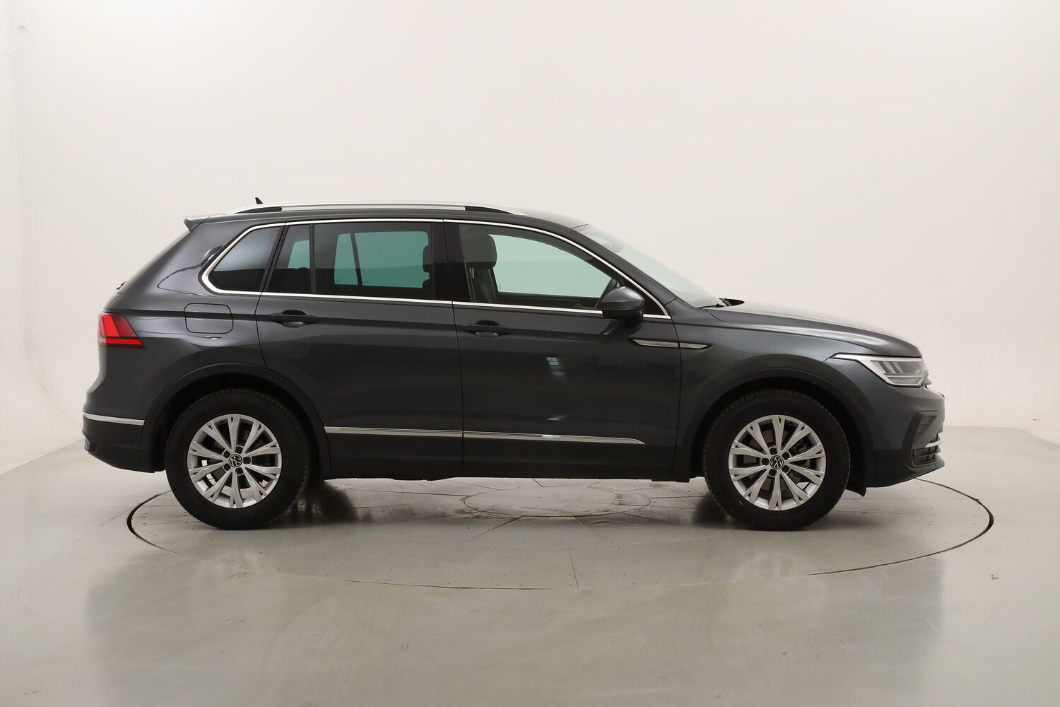 Volkswagen Tiguan Life usata del 2023 con 101.211 km