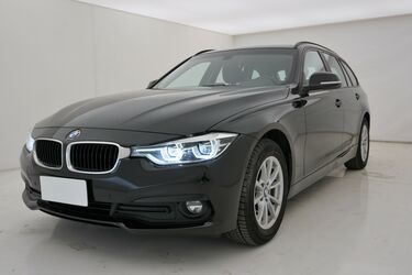 Visione frontale di BMW Serie 3