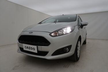 Visione frontale di Ford Fiesta
