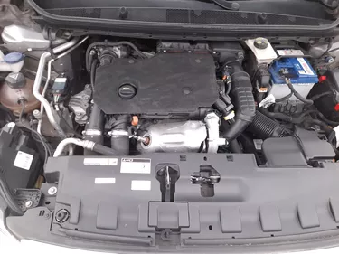 Peugeot 308 SW Active EAT8 1.5 Diesel 131CV Automatico Vano motore