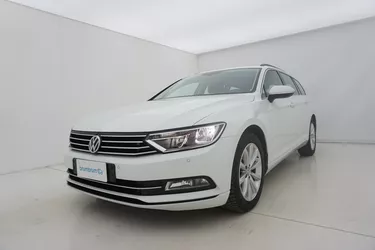 Volkswagen Passat Variant Business DSG 2.0 Diesel 150CV Automatico Visione frontale