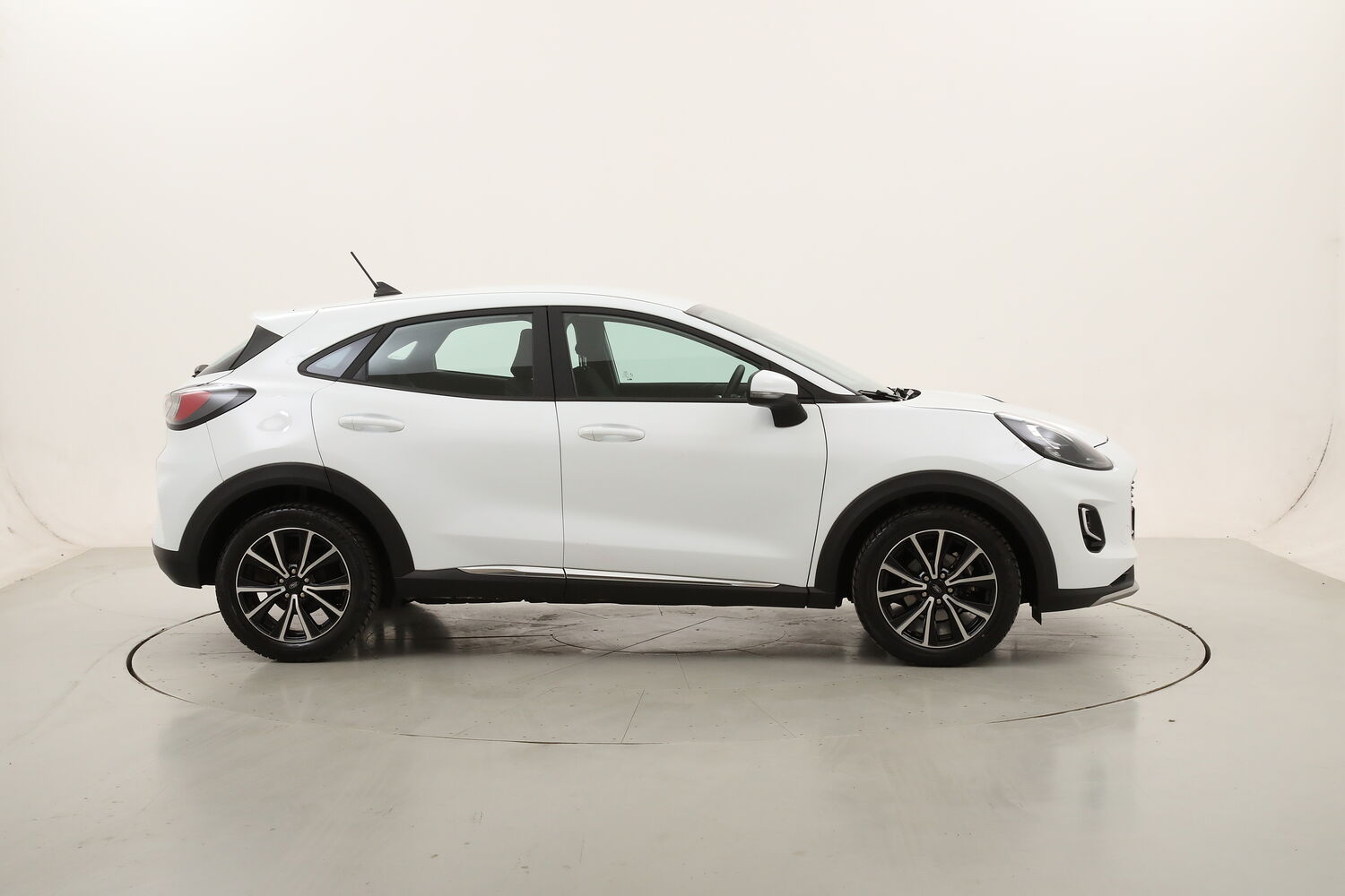 Ford Puma Hybrid Titanium usata del 2022 con 100.137 km