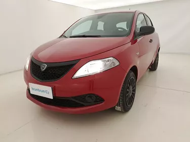 Lancia Ypsilon Hybrid Silver 1.0 Mild Hybrid 69CV Manuale Visione frontale