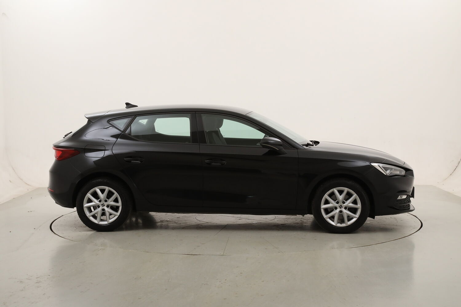 Seat Leon Business DSG usata del 2022 con 93.142 km