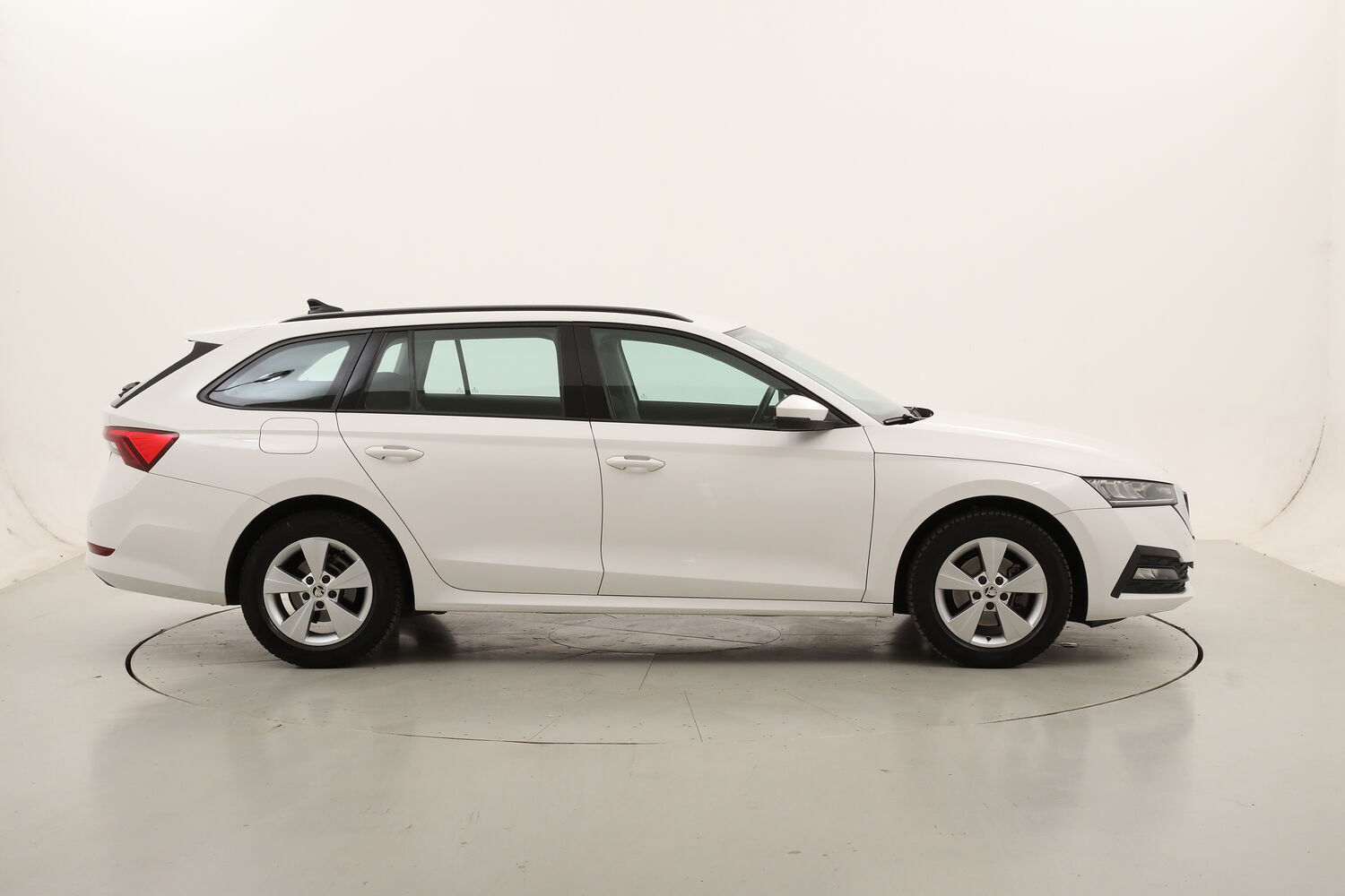 Skoda Octavia Wagon Executive DSG usata del 2022 con 122.451 km