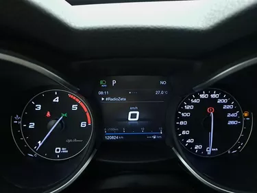 Alfa Romeo Stelvio Super AT8 Q4 2.1 Diesel 210CV Automatico Interni