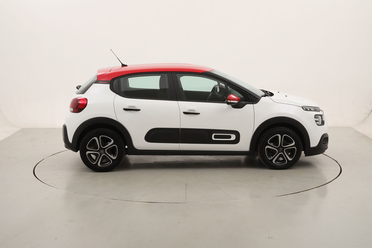 Citroen C3 Shine usata del 2022 con 25.784 km
