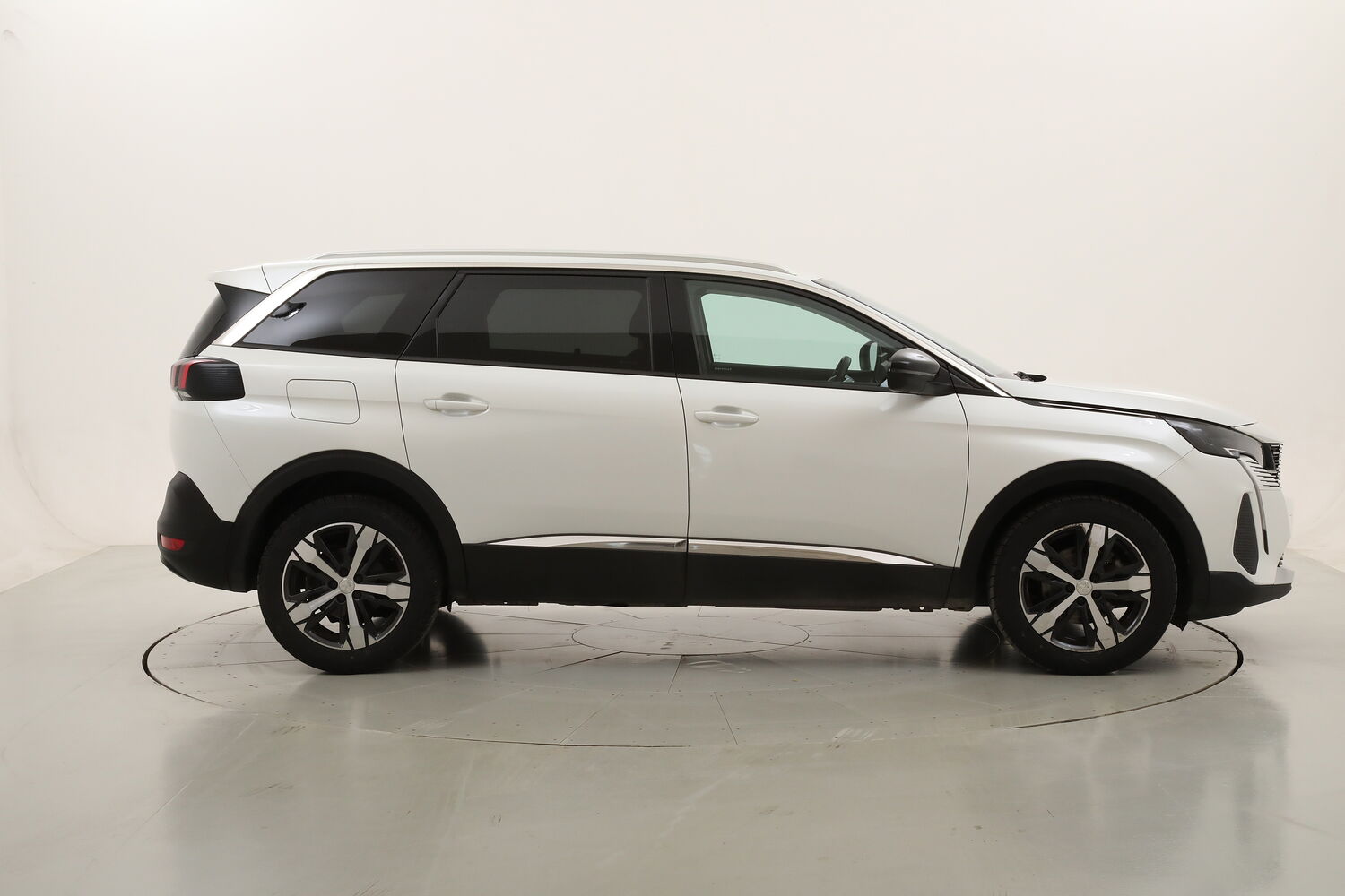 Peugeot 5008 Allure Pack EAT8 - 7 posti usata del 2023 con 115.534 km