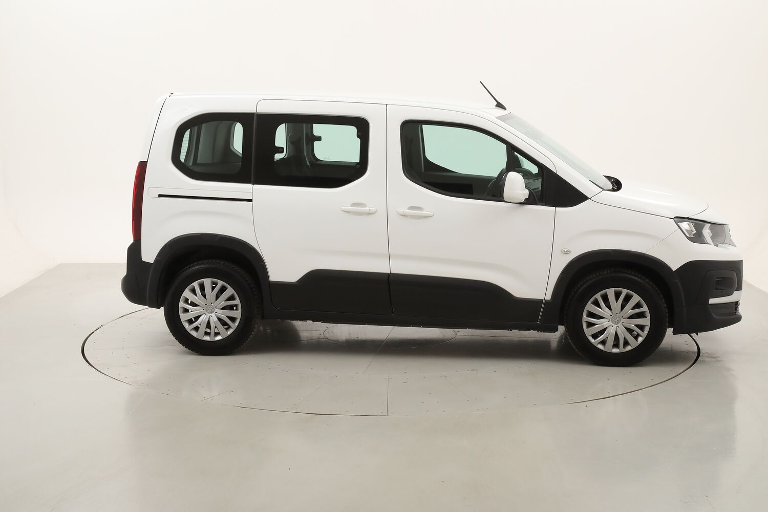 Peugeot Rifter Active usata del 2019 con 103.413 km