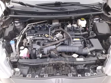 Toyota Yaris Hybrid Business 1.5 Full Hybrid 116CV Automatico Vano motore